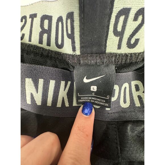 Nike Dri Fit Sport Clash Loose Fit Shorts Black Green Red BV3249-010 Men's Large - Picture 4 of 7